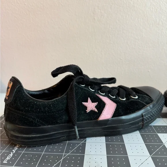 Converse Re-Issue Low Top Sneakers Black Pink Chevron Suede Women’s Size 8 - Picture 7 of 16